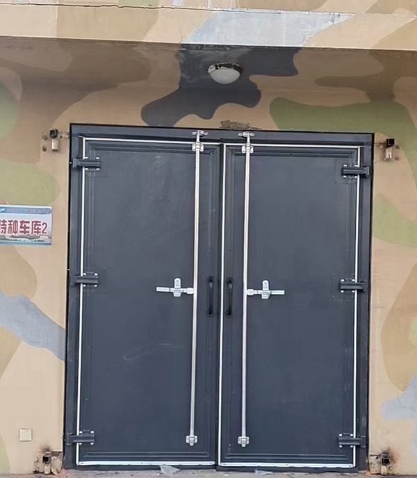 新城街道工业平开门