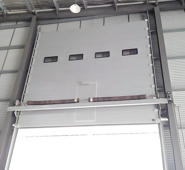 新城街道工业滑升门