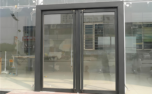 新城街道玻璃地弹门