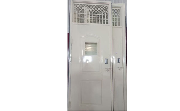 新城街道学校教室门