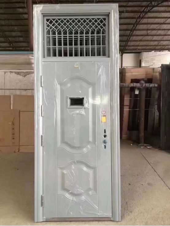 新城街道学校教室门