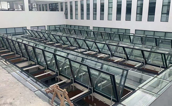 百安科技有限公司近期新城街道排烟窗项目案例分享