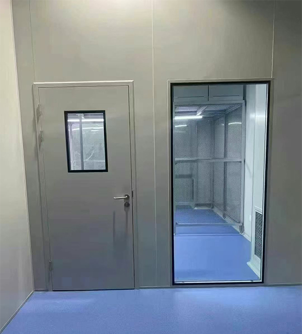 学校教学楼完成新城街道防火门标准化安装