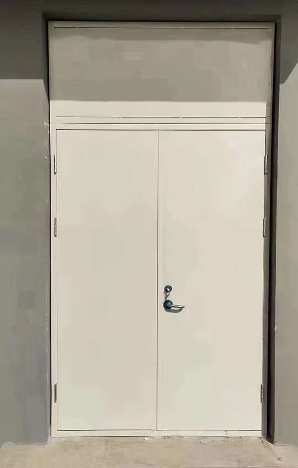 展览馆项目完成大跨度新城街道防火门安装